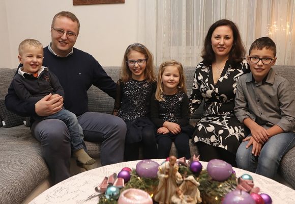 S povećanjem obitelji božićna jutra sve su veselija S povećanjem obitelji božićna jutra sve su veselija